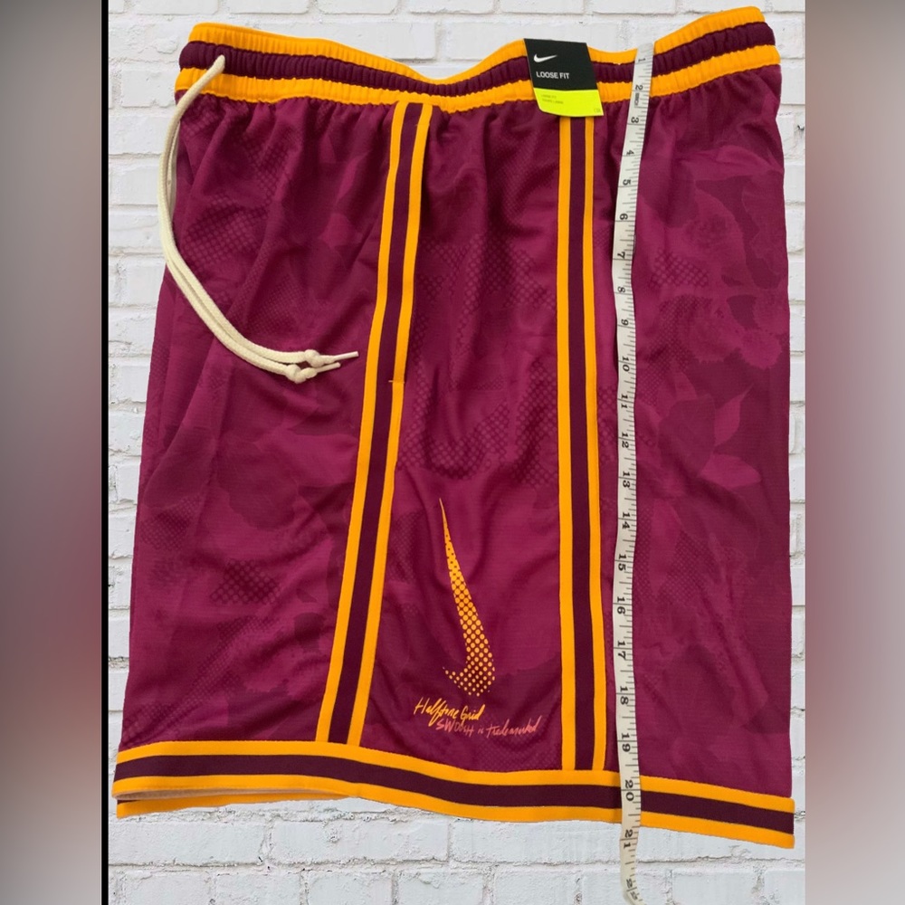 #9 NWT NIKE DNA+ Men Basketball Shot. Color: BURGUNDY /GOLD
